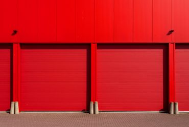 Ontdek welke elektrische garagedeuren er zijn en waar je op let bij het kiezen van een garagedeurbedrijf en het vergelijken van offertes.